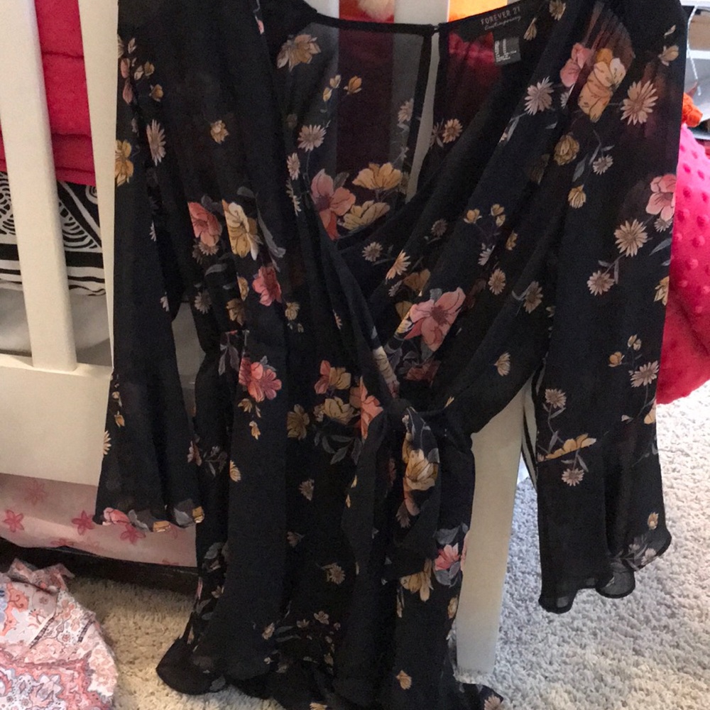 Long sleeve floral forever 21 black romper